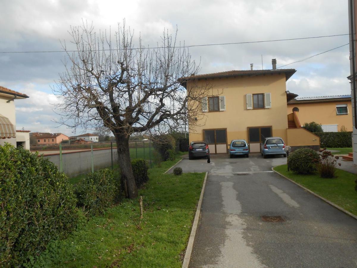 Casa Vacanze Orsi Lucca Luaran gambar
